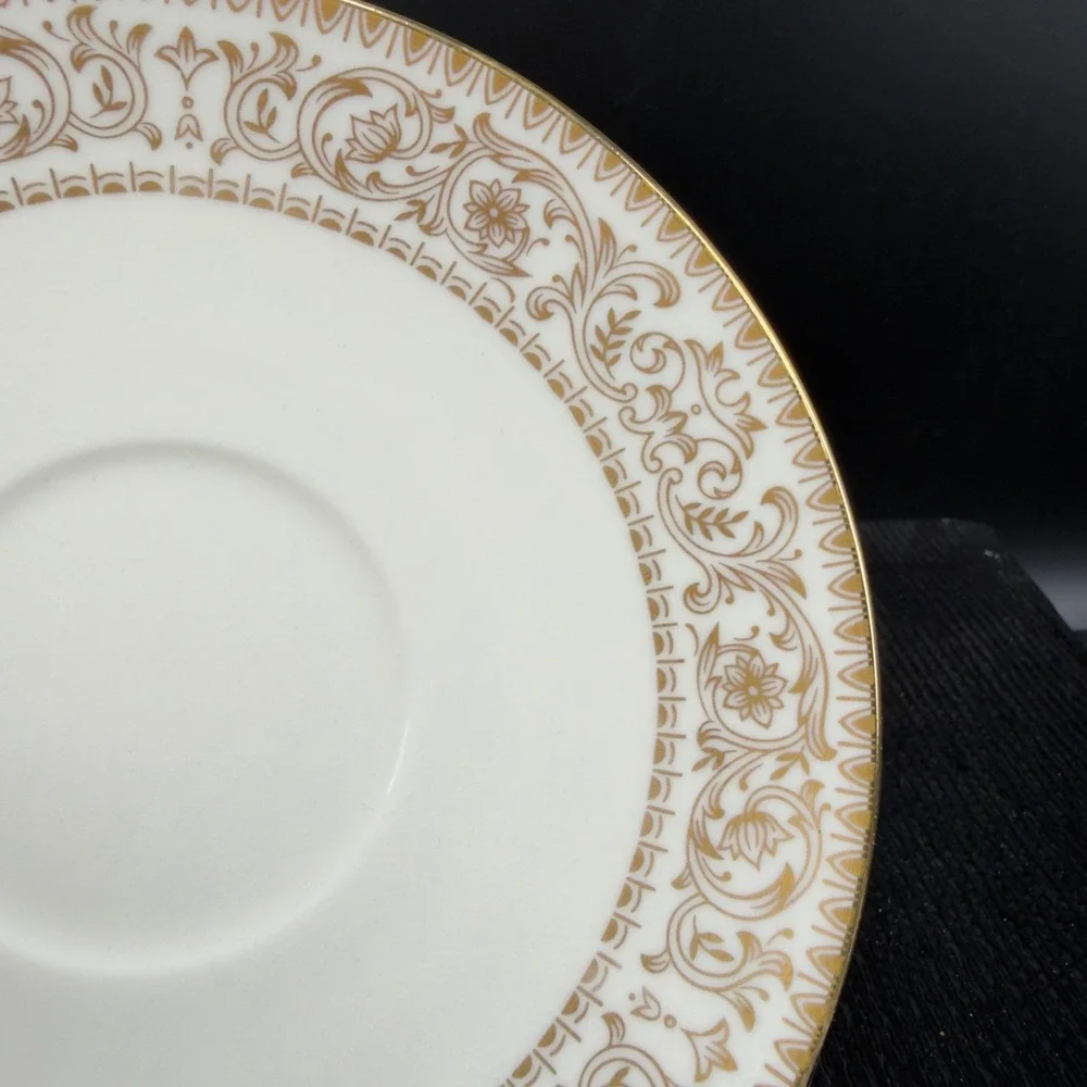 Royal Castle Goldaccent Ivory China Tea Cup and Saucer Set Gold Trim‎ Japan VTG